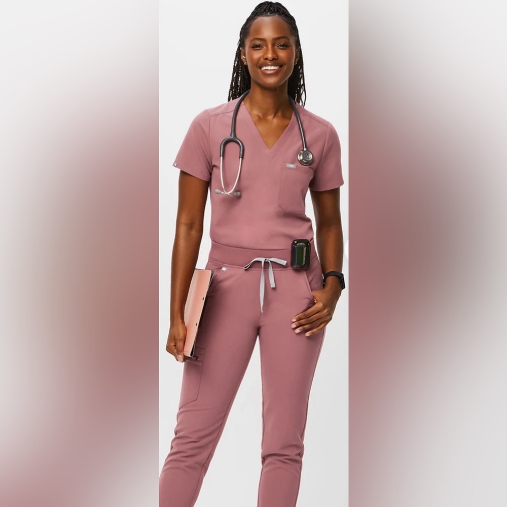 Women’s V-Neck Scrub Top and Jogger Pants Set - Dusty Rose